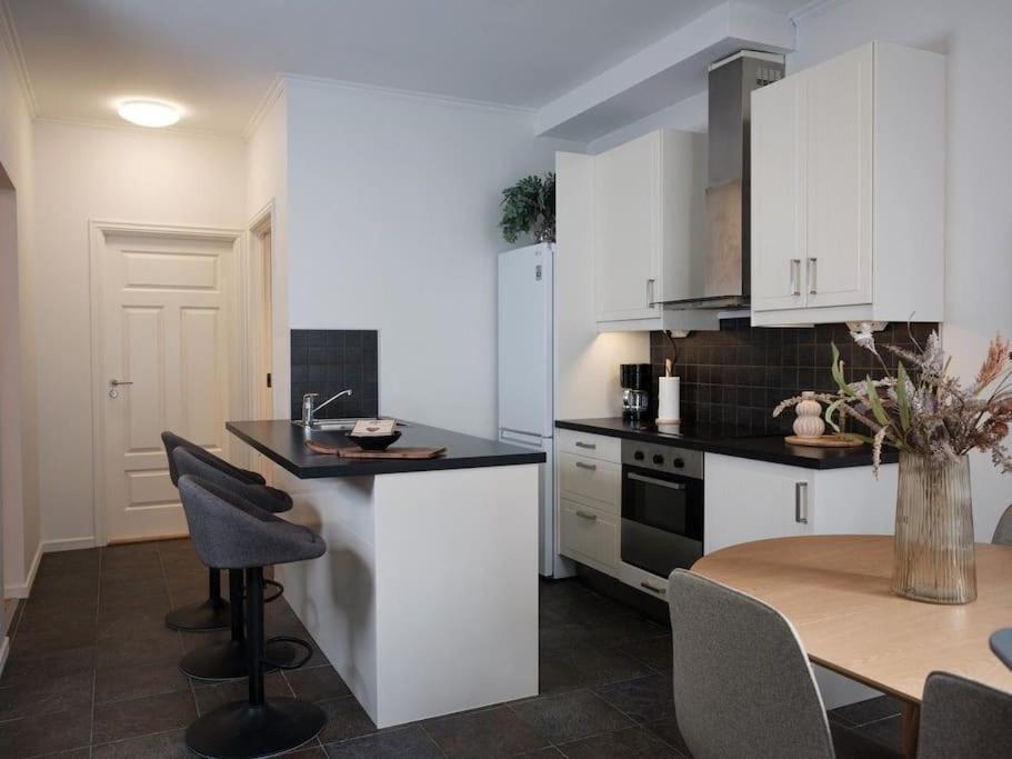 In The Heart Of Brosundet! Fully Equipped 3 Bed Room Ap Ålesund Extérieur photo